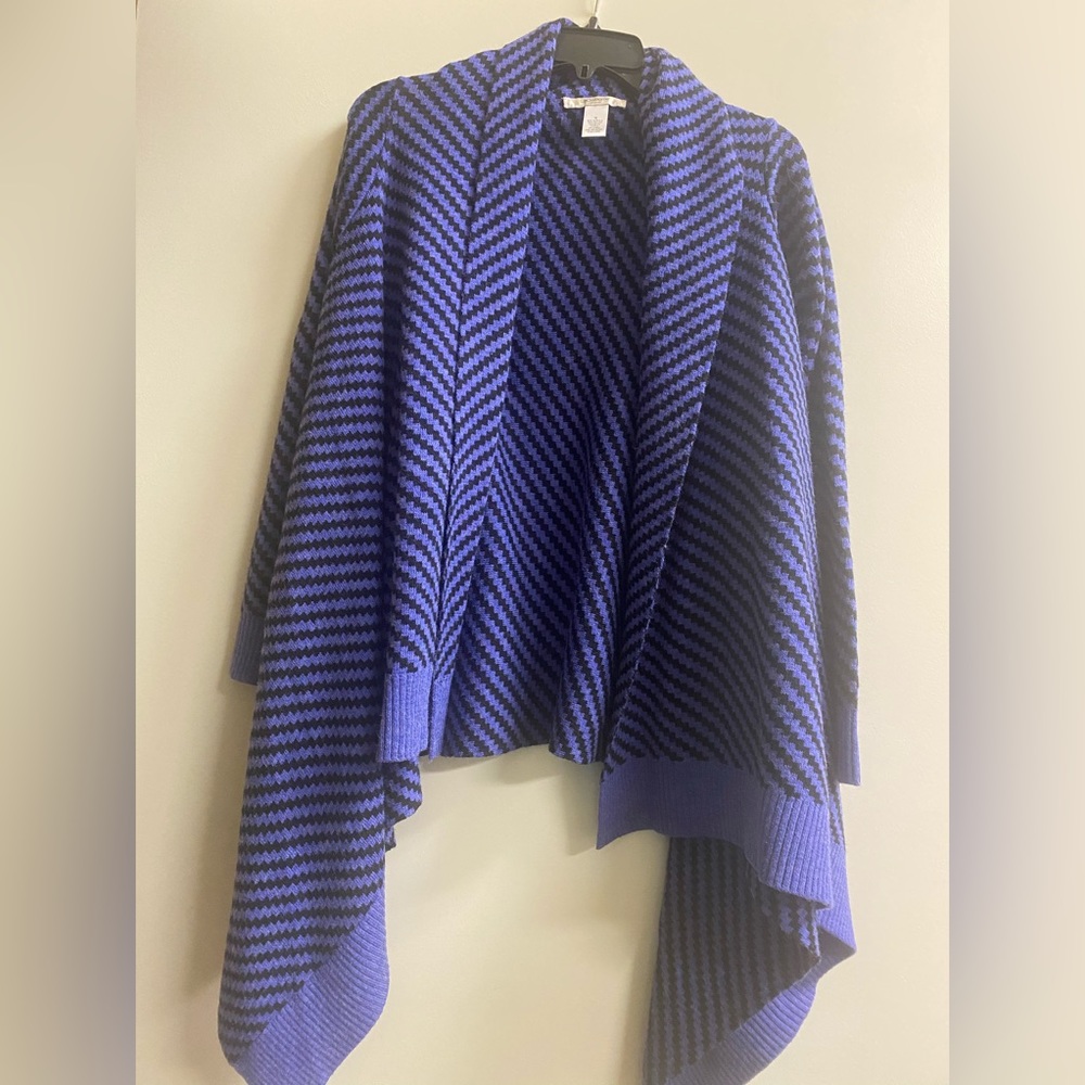 Liz Claiborne Open Sweater size small